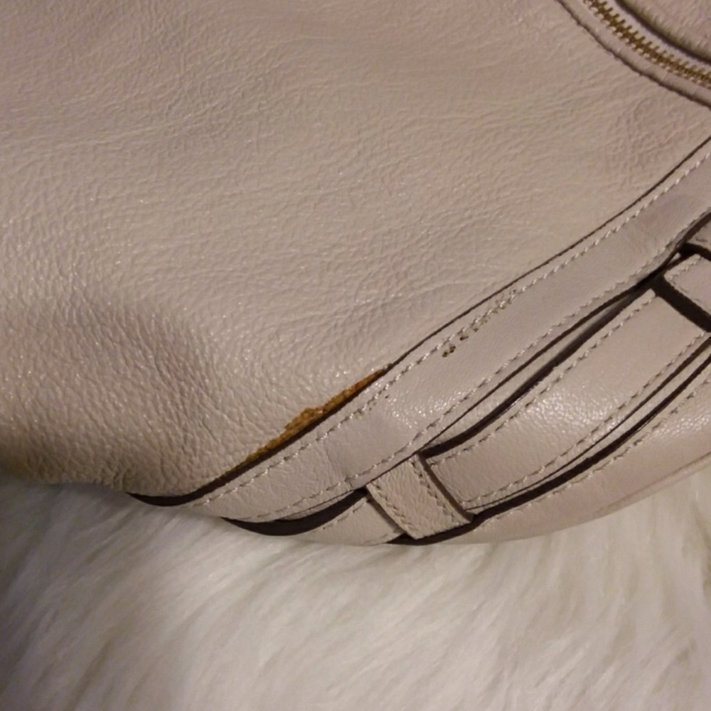 MARKDOWN - Michael Kors Kingsbury bucket bag - Picture 8 of 9